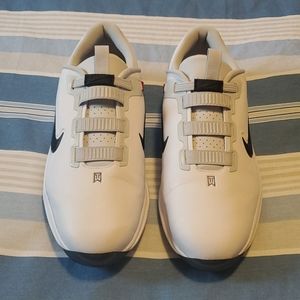 Nike Tiger Woods golf shoes